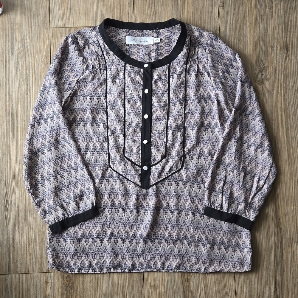 T-Bags Los Angeles Feminine Contemporary Blouse